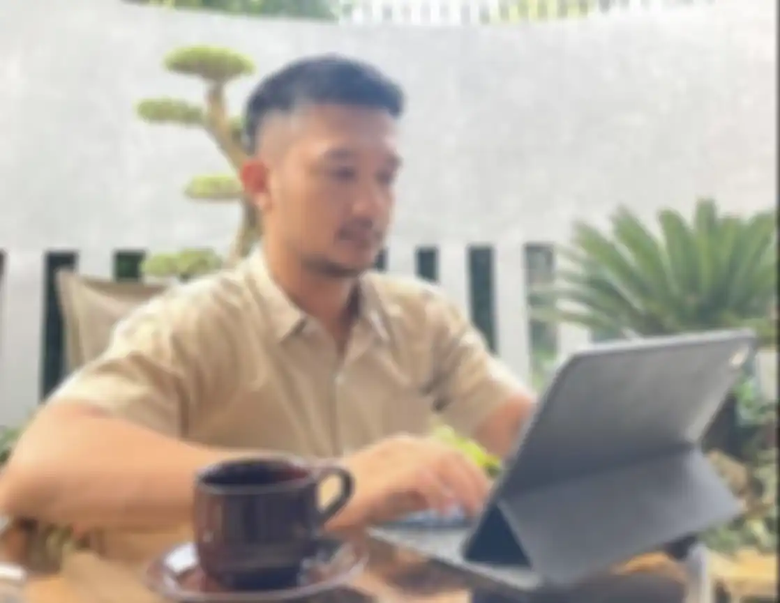 Crazy Rich Tom Liwafa pernah sampai keluarkan kata kasar ini gegara urusan Gala Sky. Kini namanya diisukan terlibat Judi 303 Ferdy Sambo.