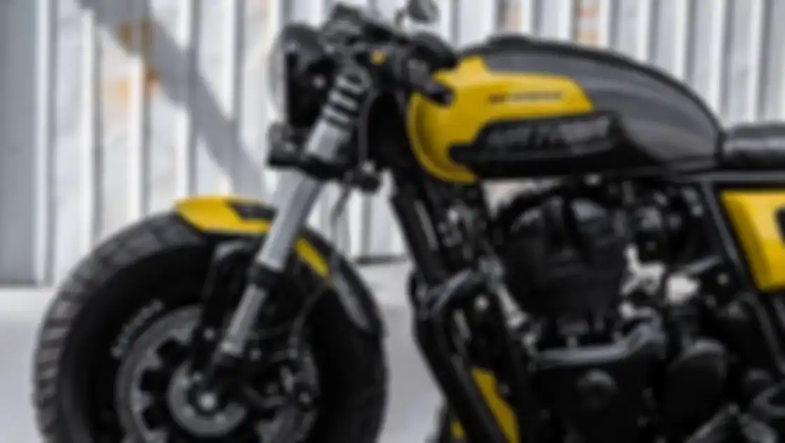 Katana menjadi nama yang dipilih untuk modifikasi motor Royal Enfield Interceptor 650 ini.