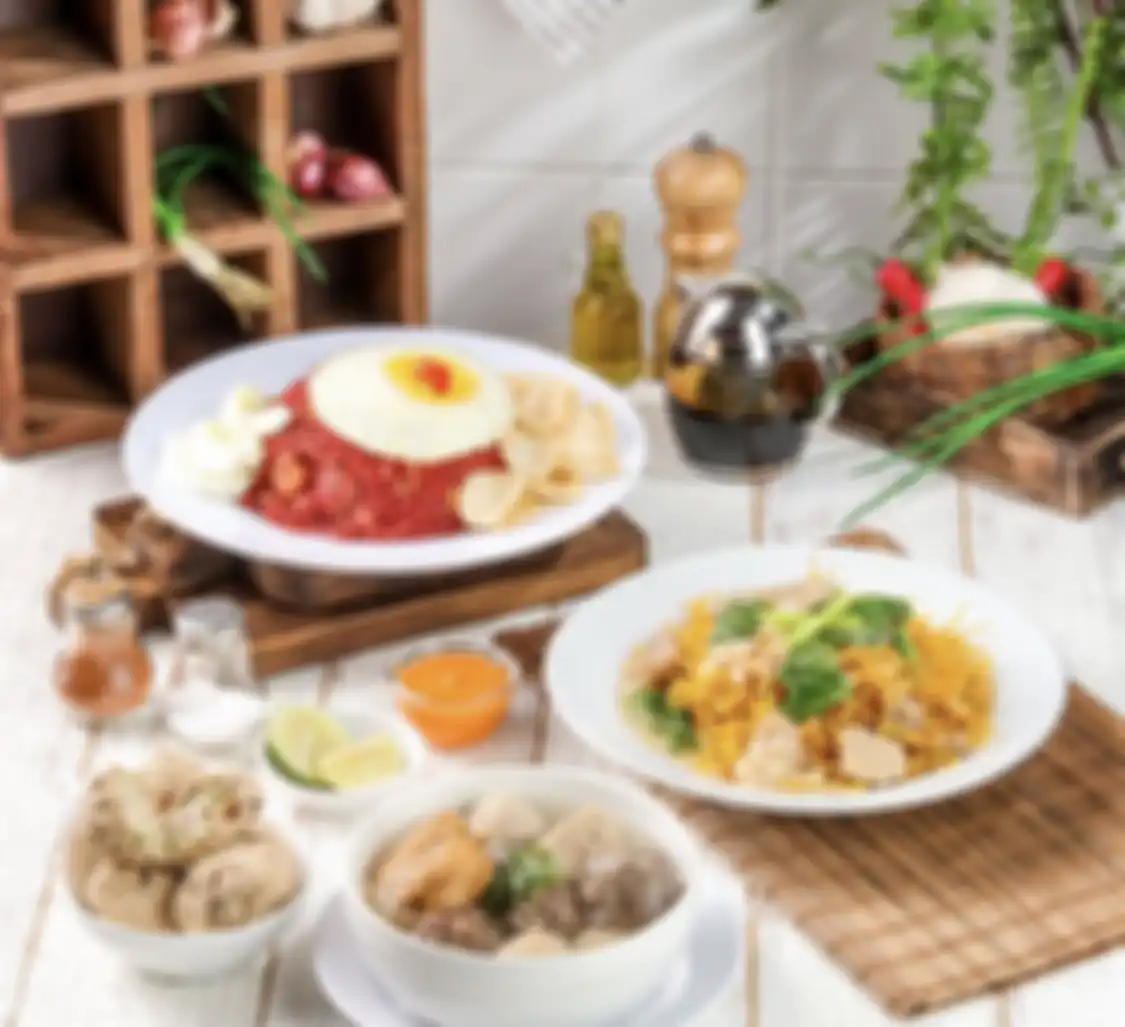 Inilah 7 tempat wisata kuliner di Makassar bikin liburan makin seru. Cek foto menunya yang dijamin sajikan sarapan enak.
