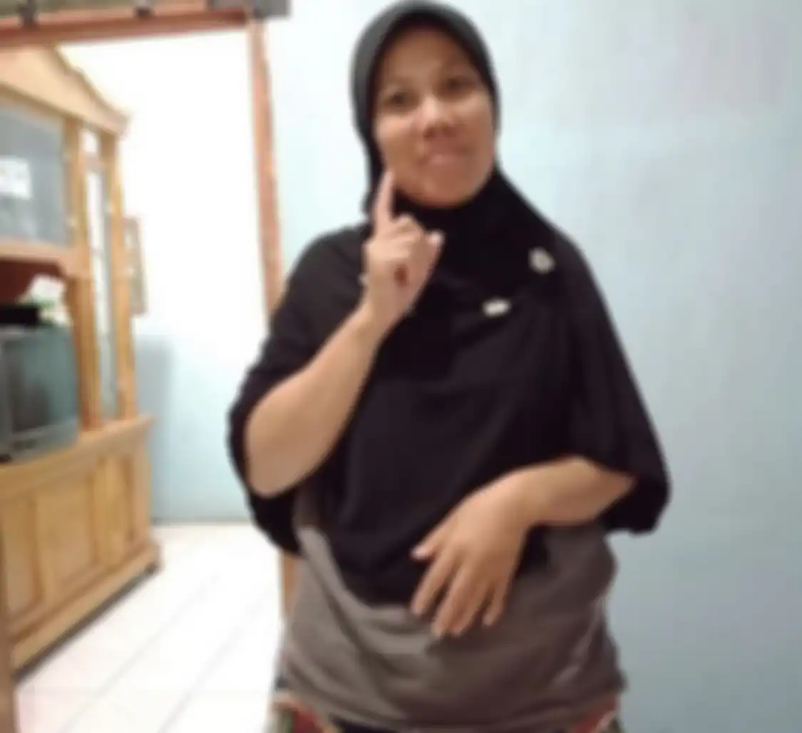 Norma Risma sampai syok tahu ibunya berani eksperimen gaya baru saat berzina dengan menantu. Foto sooknya banjir simpati.