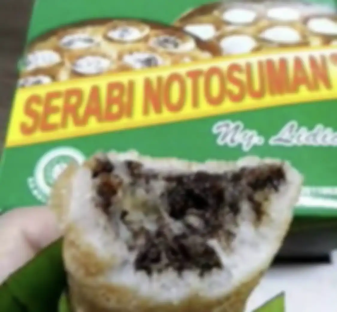 Foto Serabi Notosuman Ny Lidia salah satu okeh-oleh murah di Solo.