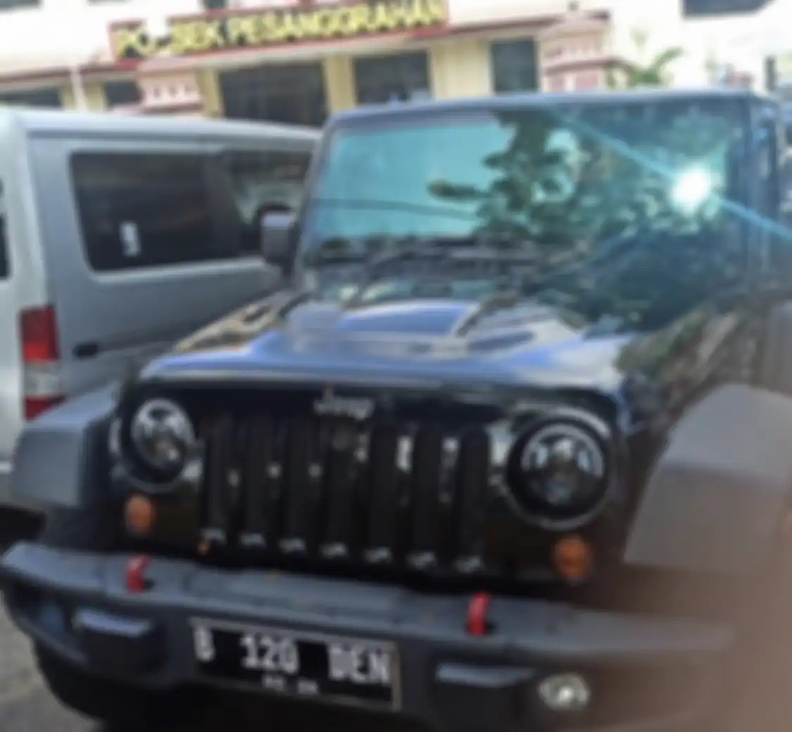 Jeep Rubicon yang dipakai Mario Dandy untuk menganiaya David Ozora ternyata bukan milik ayahnya, Rafael Alun.