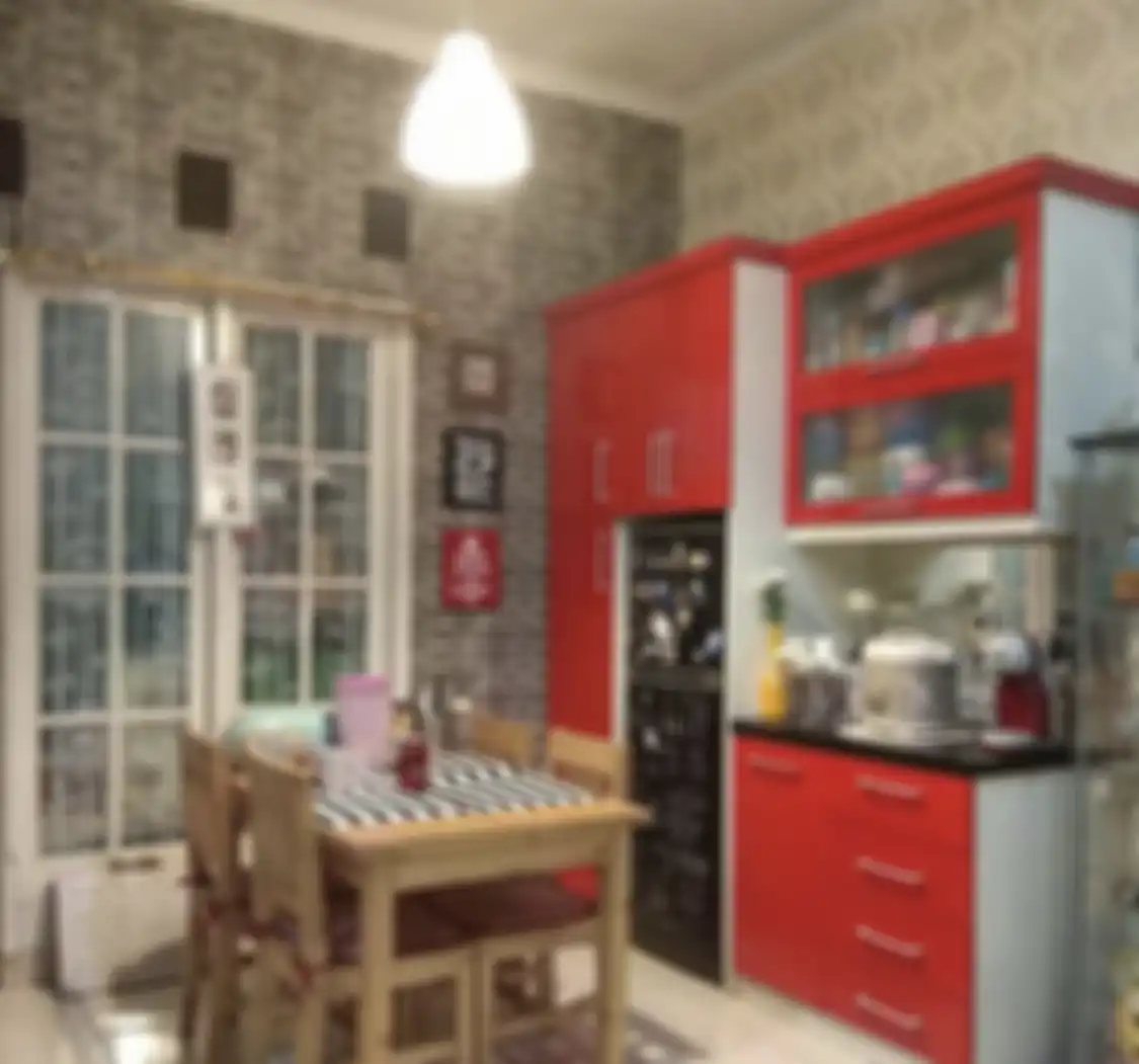Pemilik rumah minimalis tak perlu iri lagi. Cukup pasang perabotan model begini, foto desain dapur vinatge pun bisa dimiliki. 