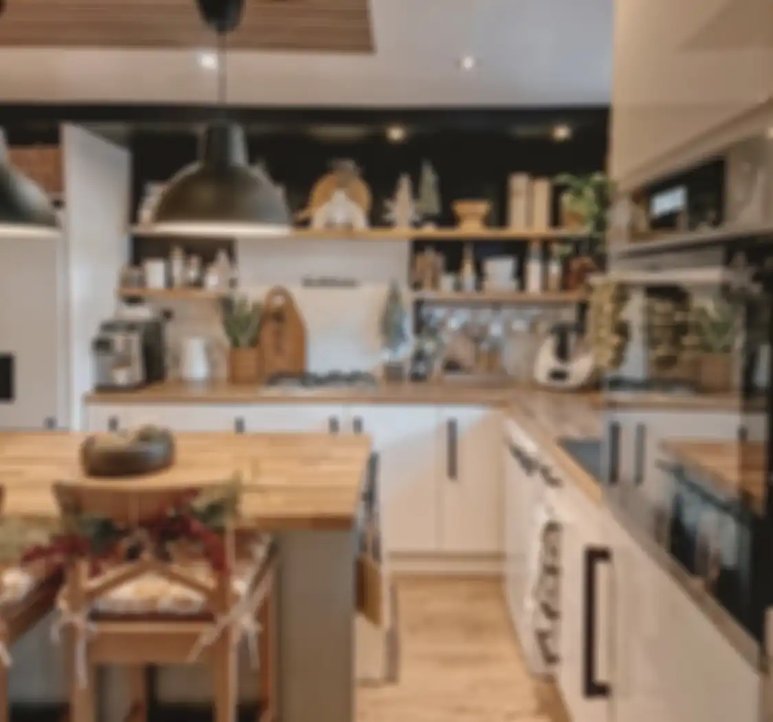 Dengan pencahayaan yang baik, desain dapur senpit terlihat lebih mewah. Apalagi untuk tak butuh biaya banyak.