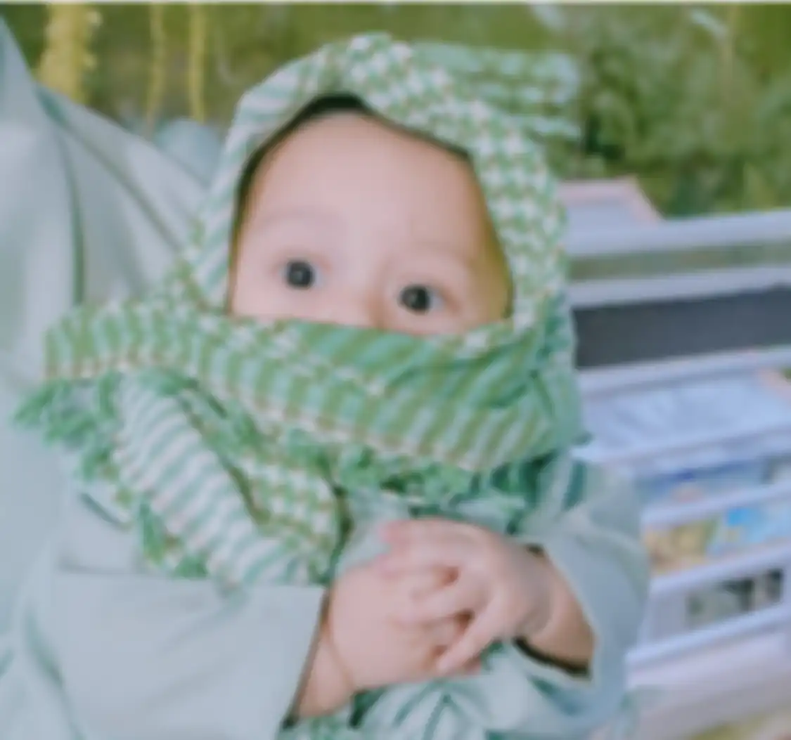 Tangis Lesti Kejora pecah menerima kenyataan ini setelah merilis foto wajah Baby L pertama kali di akun media sosial. 