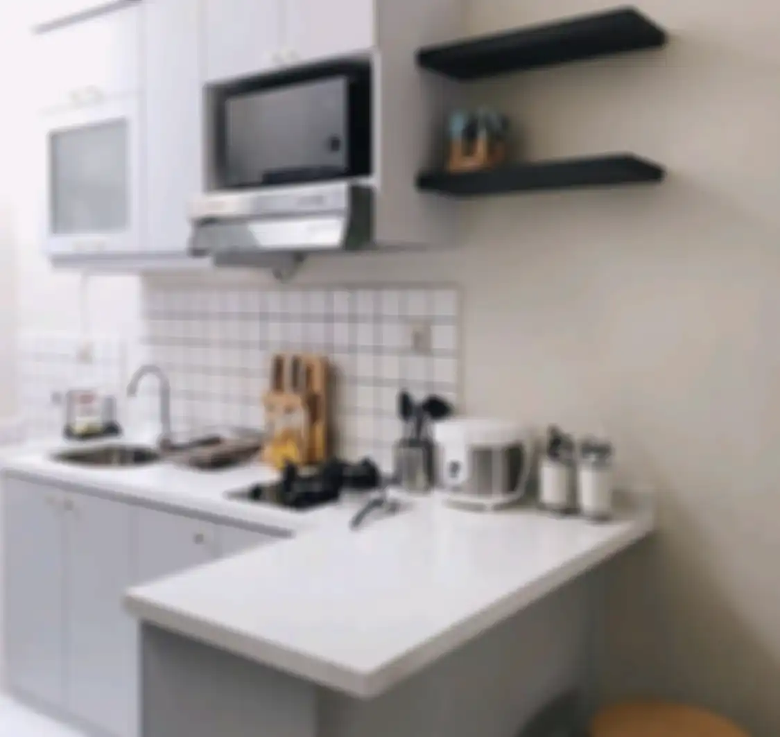 Begini hasilnya jika rrumah type 27/60 diberi trik manjur desain dapur sempit. Foto interiornya sampai dibahas.