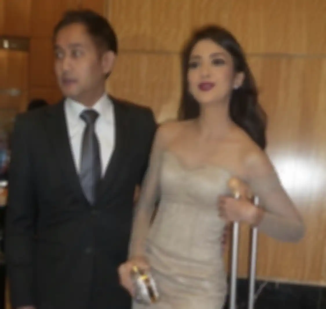 Ririn Dwi Aryanti yang ngaku 3 tahun dingin di ranjang rupanya pernah bikin Aldi Bragi sampai basah begitu waktu pertama kali pacaran. 