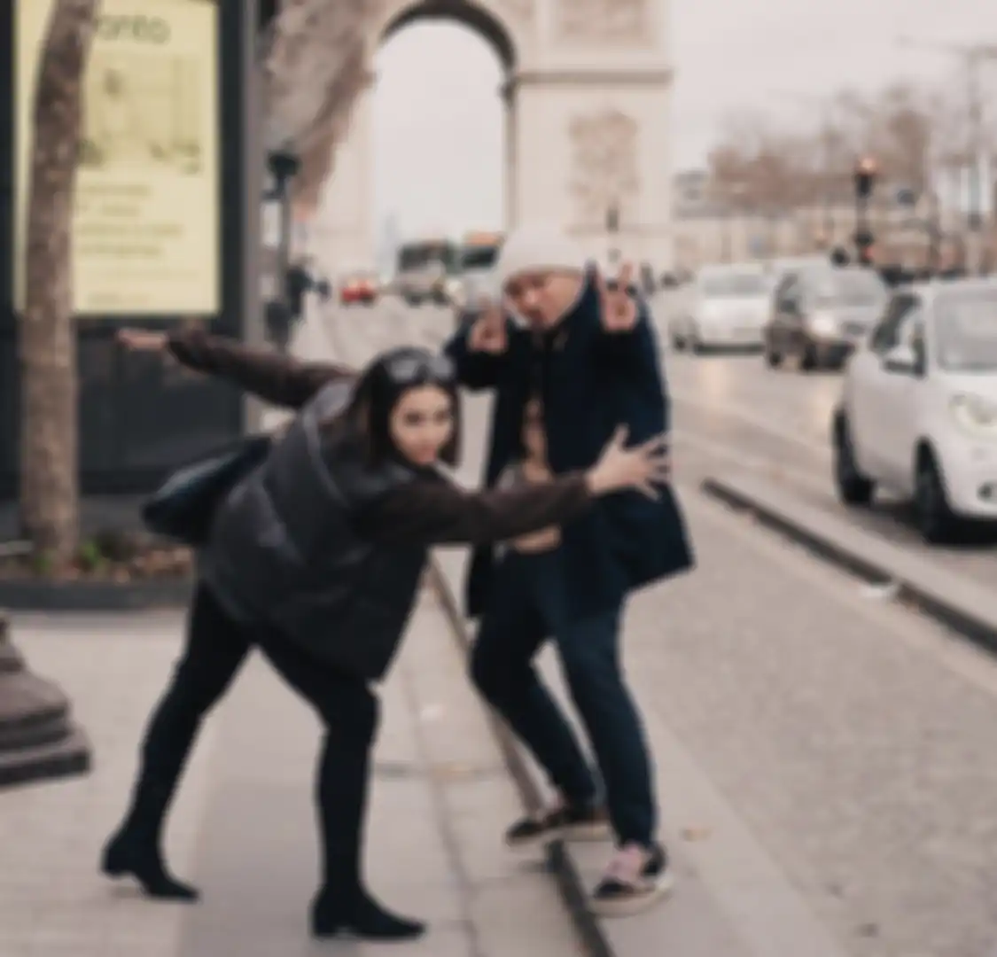Foto kompak Gisel dan Gading Marten saat liburan bareng di Paris bikin netizen berdoa agar orangtua Gempi rujuk.