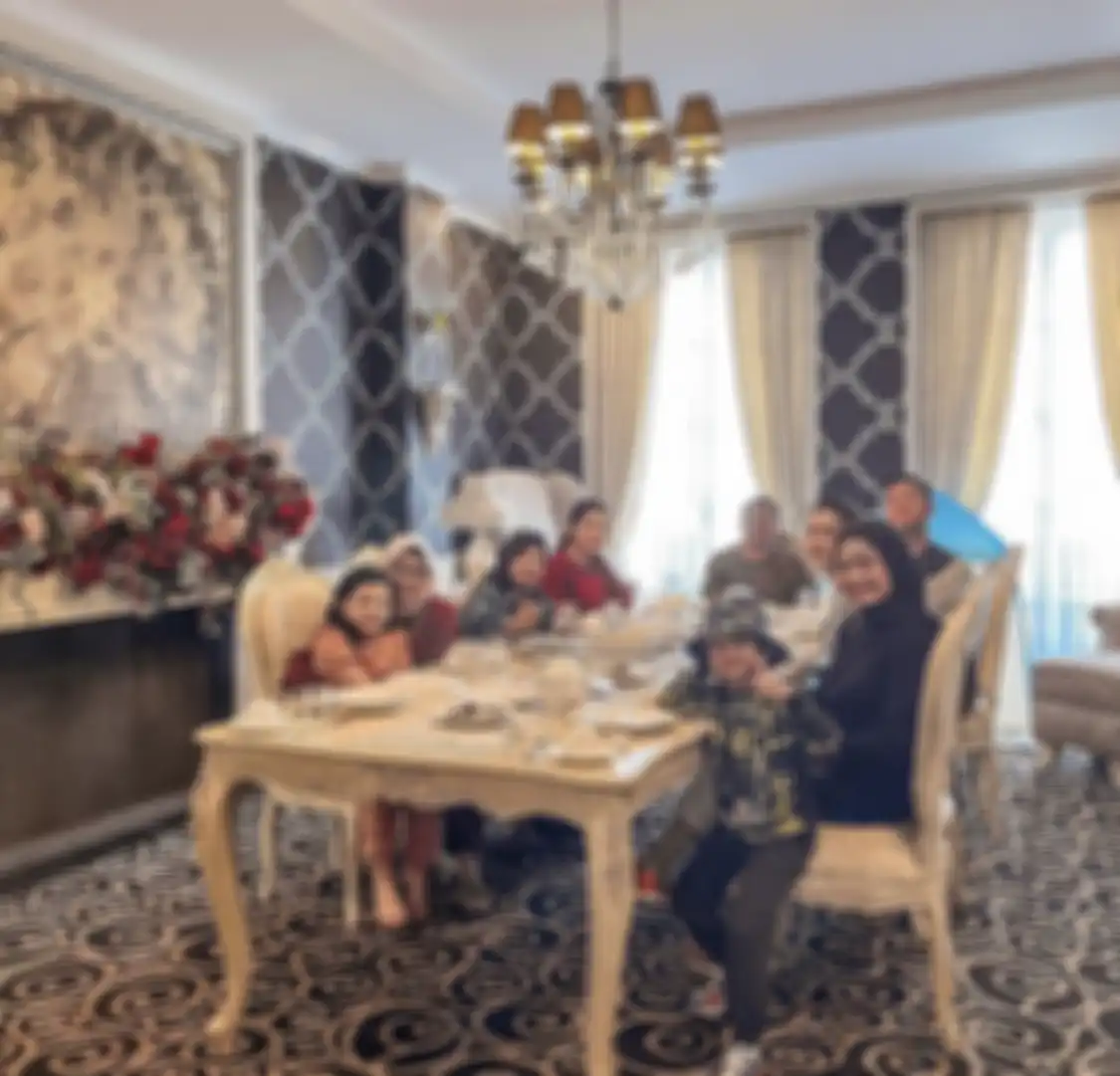 Intip yuk 7 foto rumah Anang Hermansyah di Amerika Serikat. Desain dapur pilihan Ashanty disorot. Gayanya sederhana tapi mewah.