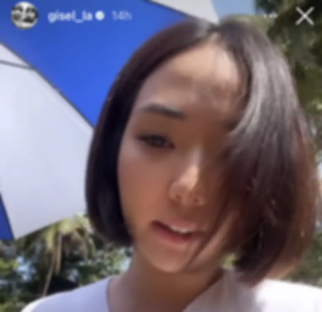 Gisel tampak resah dengan poni rambutnya. Sejurus kemudia, ibunda Gempi tampil dengan model rambut baru. Foto gayanya disorot.