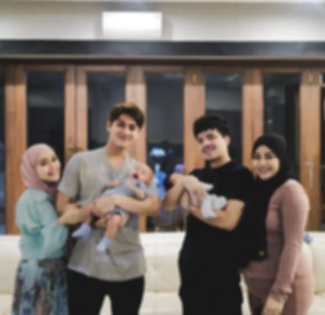 Inilah 6 artis Indonesia yang ternyata masih tinggal di rumah kontrakan. Nomor terakhir malah sampai nangis lihat kondisi suaminya.