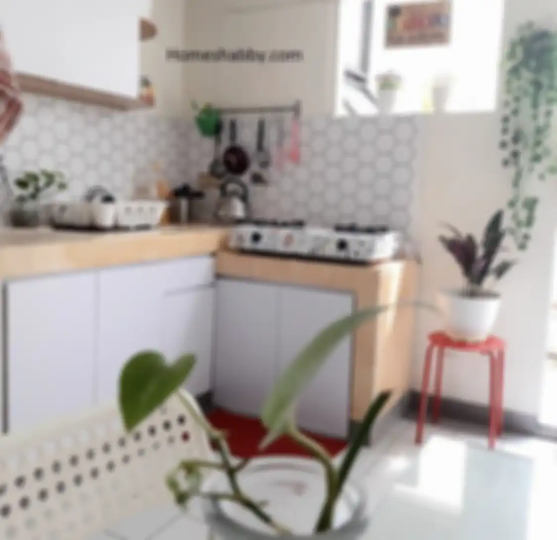 Desain dapur sempit aesthetic ini bikin istri tambah kreatif mengolah masakan. Biarpun kecil tapi fungsional. Intip 7 foto hasilnya.