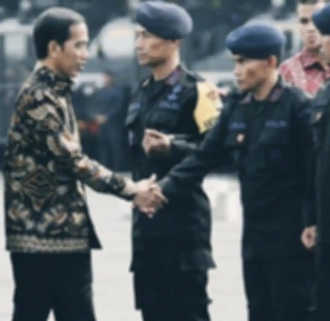 Penyebab meninggalnya Kombes Guruh Arif darmawan eks Kapolres Jakarta Utara diungkap. Ini foto aksinya cokok teroris Poso.