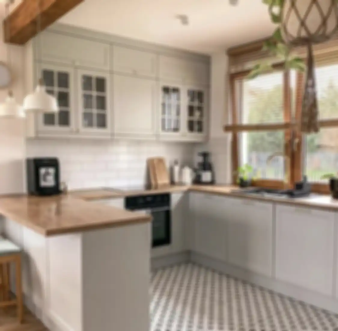 Foto interior desain dapur leter u ditiru, pemilik rumah minimalis bisa langsung merasakan 4 manfaatnya. 