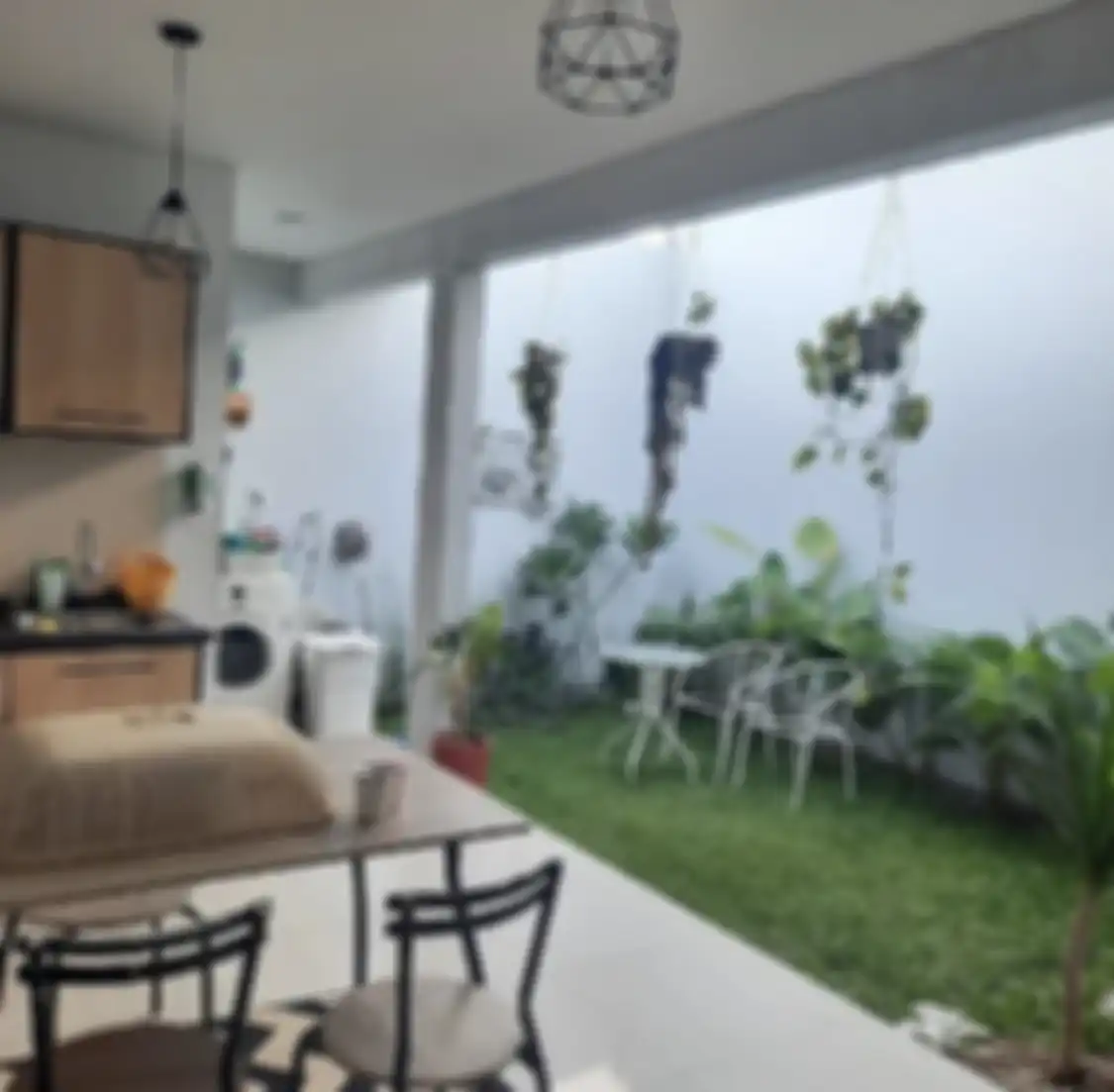 Ini rahasia desain dapur sempit dan taman belakang memancarkan aura segar. 7 foto buktinya jadi inspirasi. Pastinya anti pengap!