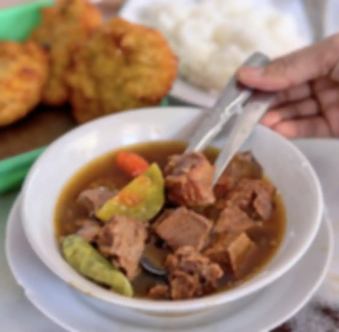 Tempat wisata kuliner menyajikan sarapan enak di Semarang yang banyak dikunjungi.