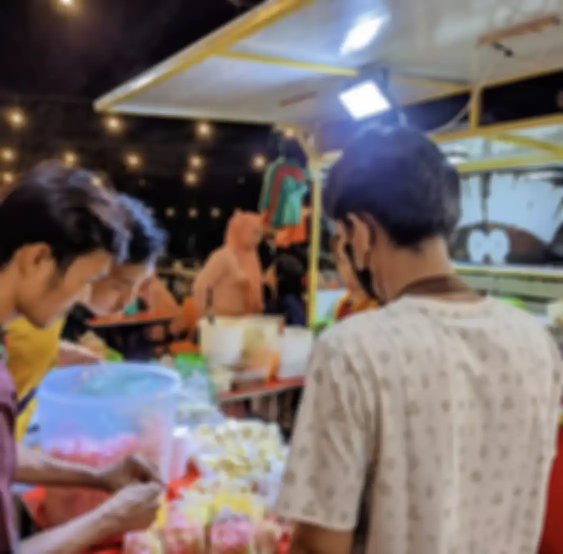 6 tempat wisata kuliner di Pekanbaru yang populer karena menu lontong cocok buat makan malam enak. Ini foto rekomendasinya.