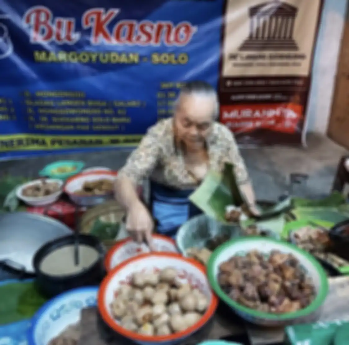 7 tempat wisata kuliner enak di Solo. Foto jajanan pun begitu menggoda mata. Yuk, kita cicipi. 