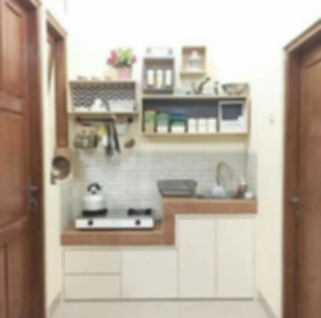 Inilah cara desain dapur kecil yang cocok buat rumah type 36. Foto hasilnya sampai mencuri perhatian banyak pemilik rumah. 