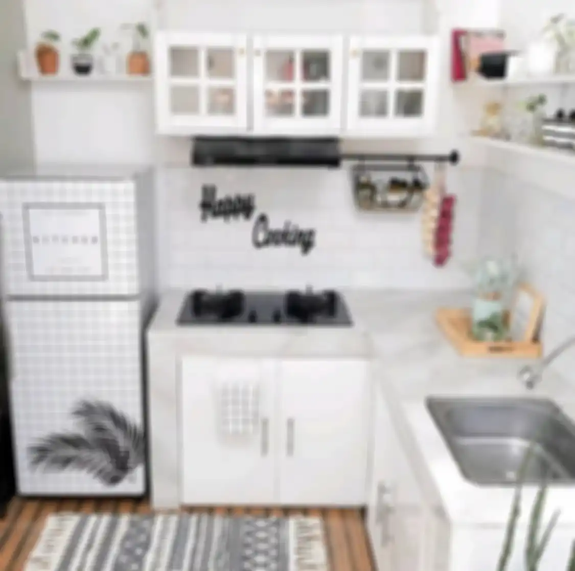 Desain dapur warna putih ternyata banyak keuntungan. Jadi, bukan sekadar bersih. Pantes foto interiornya ditiru.