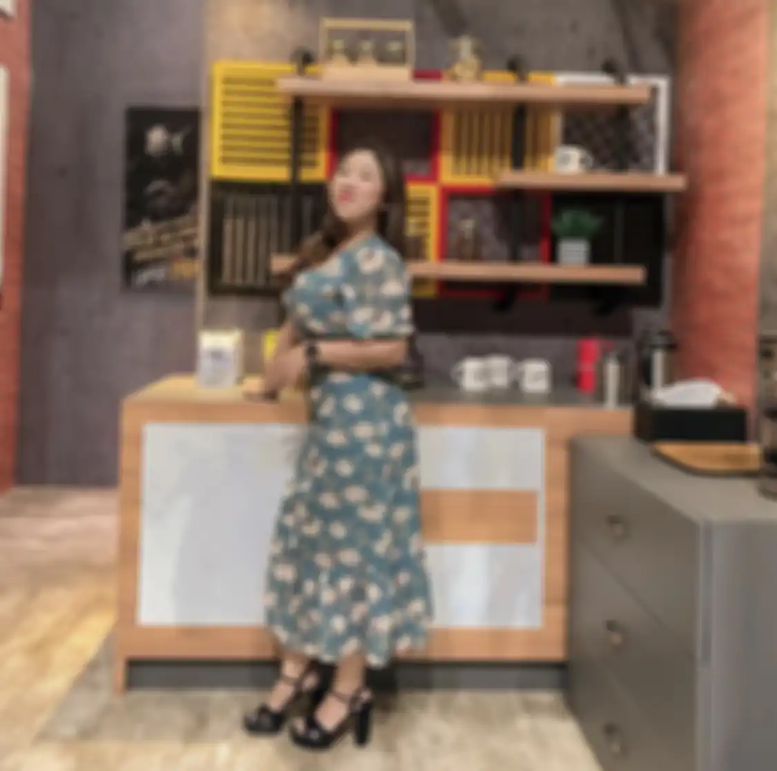 Dapur Kiky Saputri banjir rezeki karena memilih desain begini. Pantas sampai bikin Ibu-ibu iri. Intip yuk foto cantiknya.