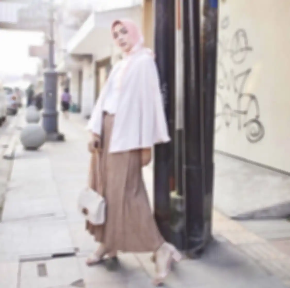 Pose anti mati gaya cocok buat mengisi konten di TikTok.