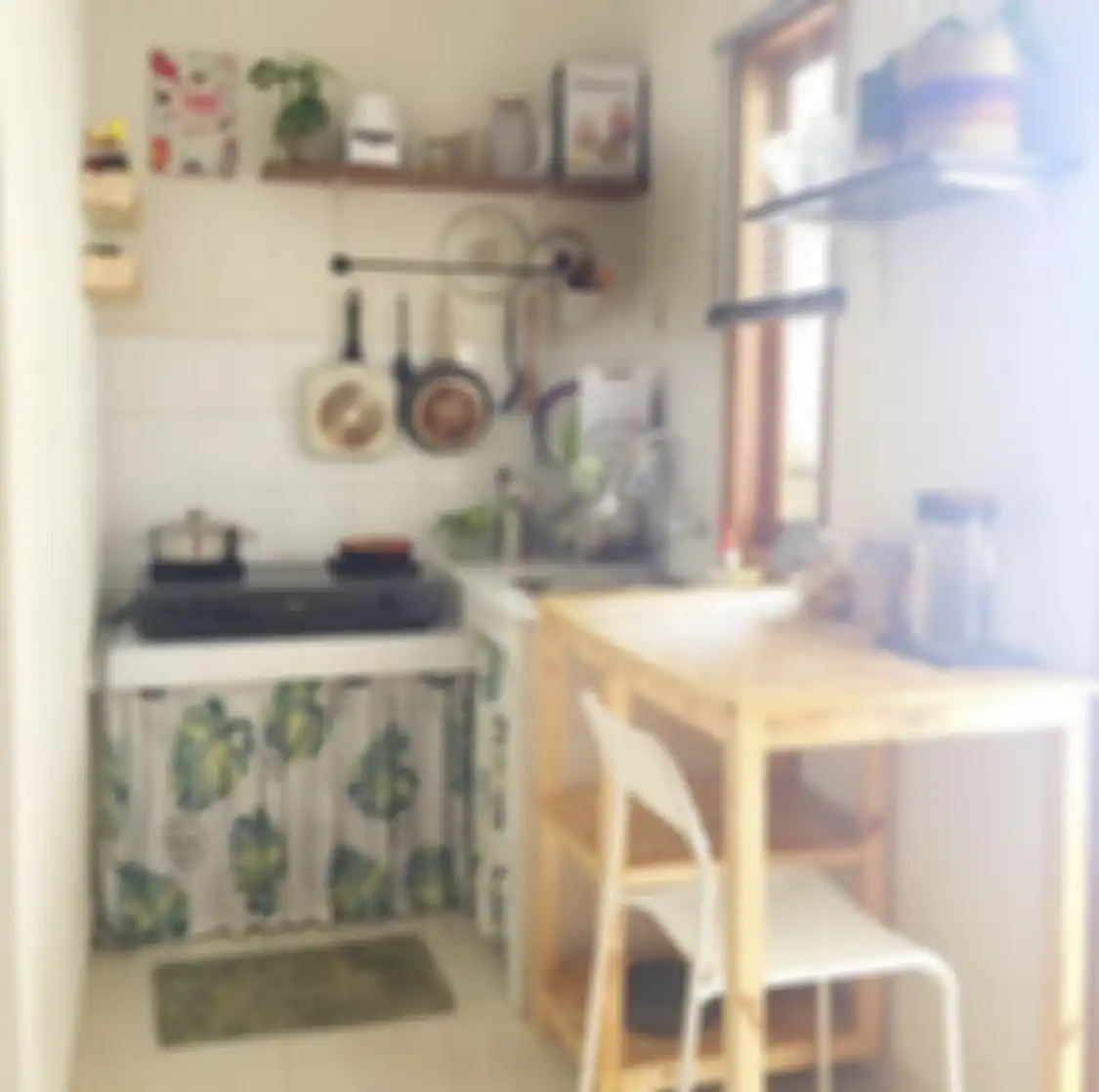 Desain dapur kecil cantik sengaja dirancang buat lorong sempit. Akal-akalan pemilik rumah mungil. 9 foto hasilnya bikin syok.
