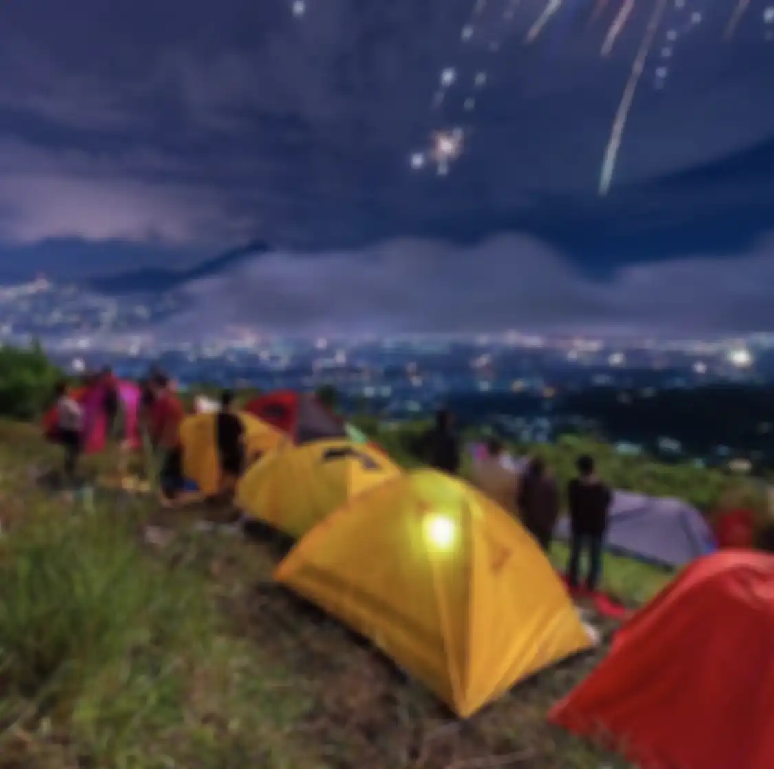 5 foto cantik tempat wisata alam di Bogor yang cocok buat trekking santai bareng pasangan atau keluarga.