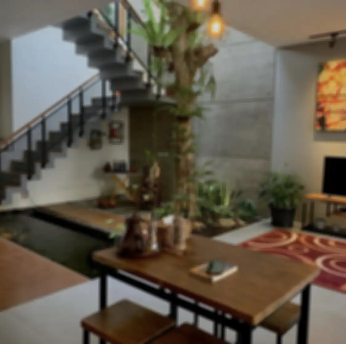 Desain dapur mungil yang menjadi satu dengan ruang makan dan area keluarga ternyata wajib pakai warna ini. Lihat foto interiornya.