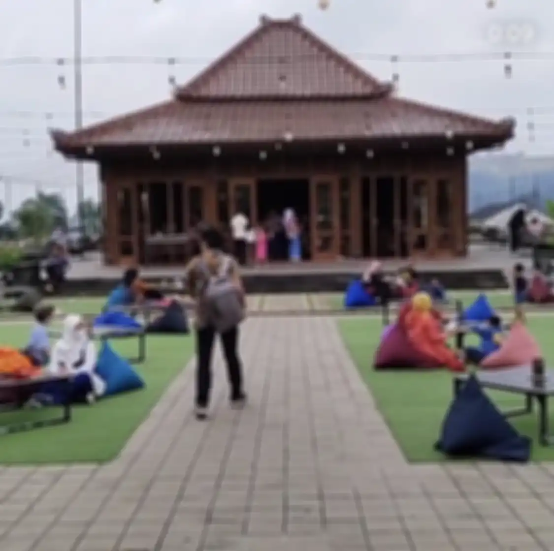 Inilah 7 foto estetik tempat wisata hits di Sentul Bogor. Dijamin nggak sampai bikin kita nyesel kalau mengunjunginya.