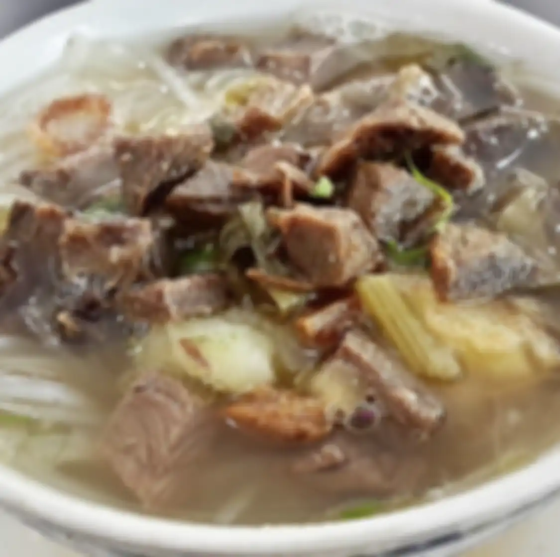 Saat kita diserang lapar malam-malam, yuk kita singgahi 8 tempat wisata kuliner di Padang. Cita rasa berbalut foto aesthetic.