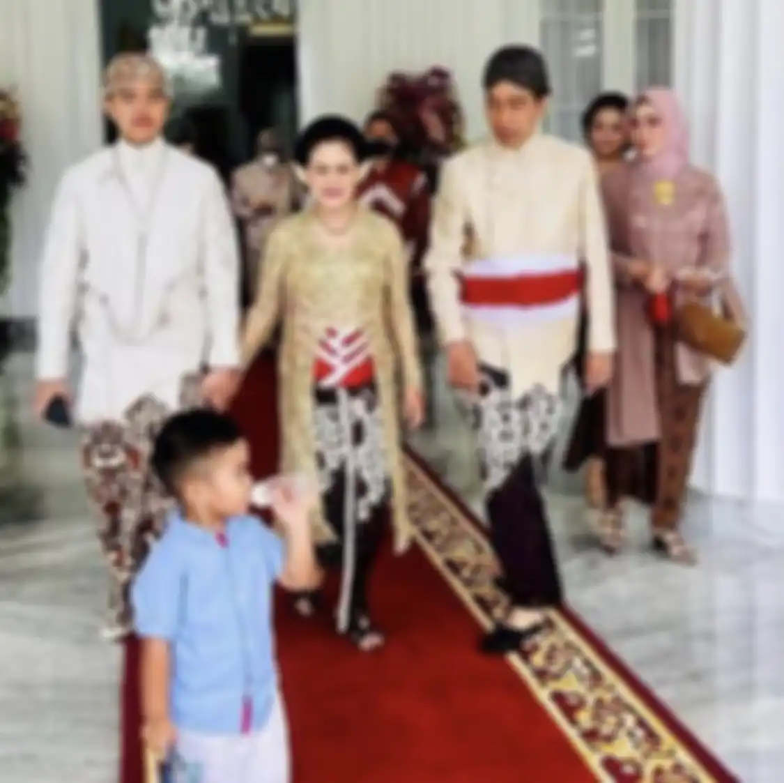 Inilah fakta Bobby Nasution minta maaf secara terbuka di Twitter. Foto Jokowi pasrah menghadapi ulah anak Medan viral.