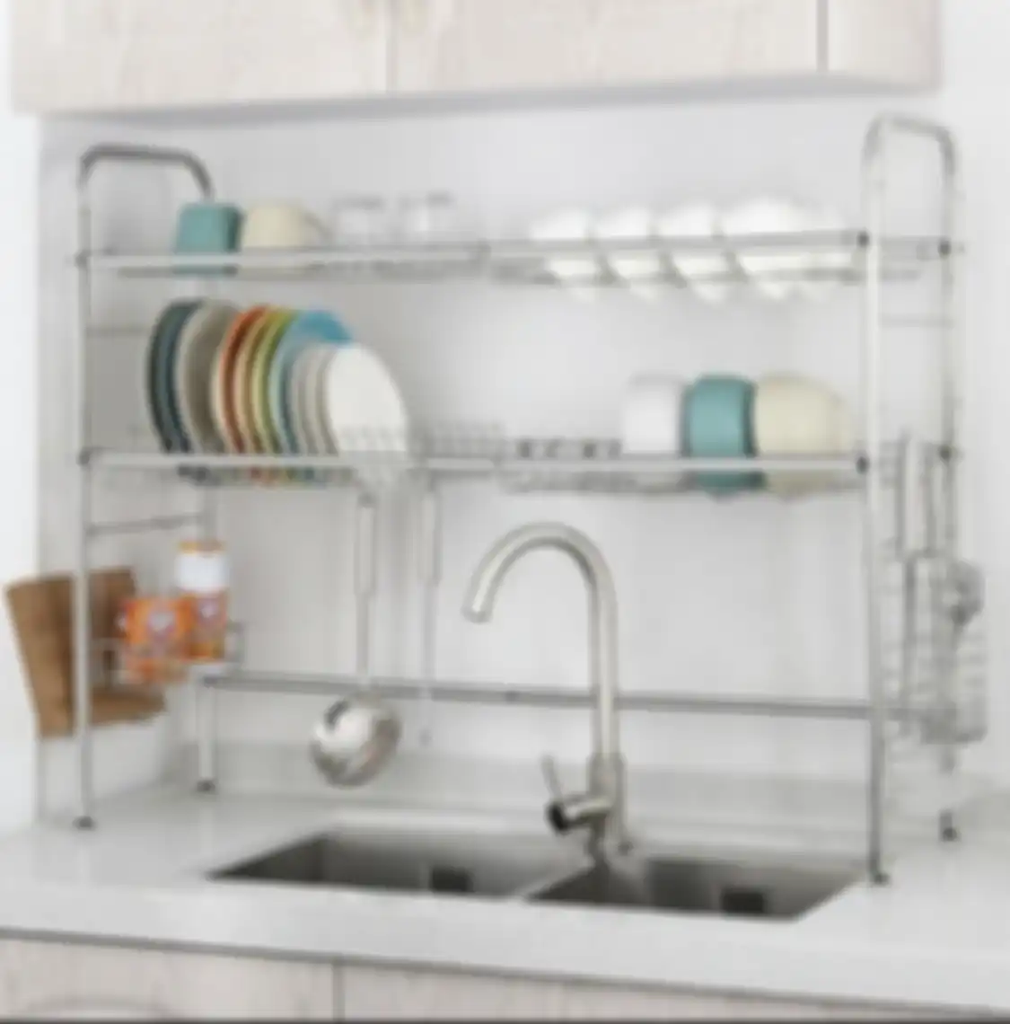 Desain dapur mungil banjir pujian Ibu-ibu. Sebab, barang rumah tangga ini bikin alat masak tersusun rapi. Lihat foto hasilnya. 