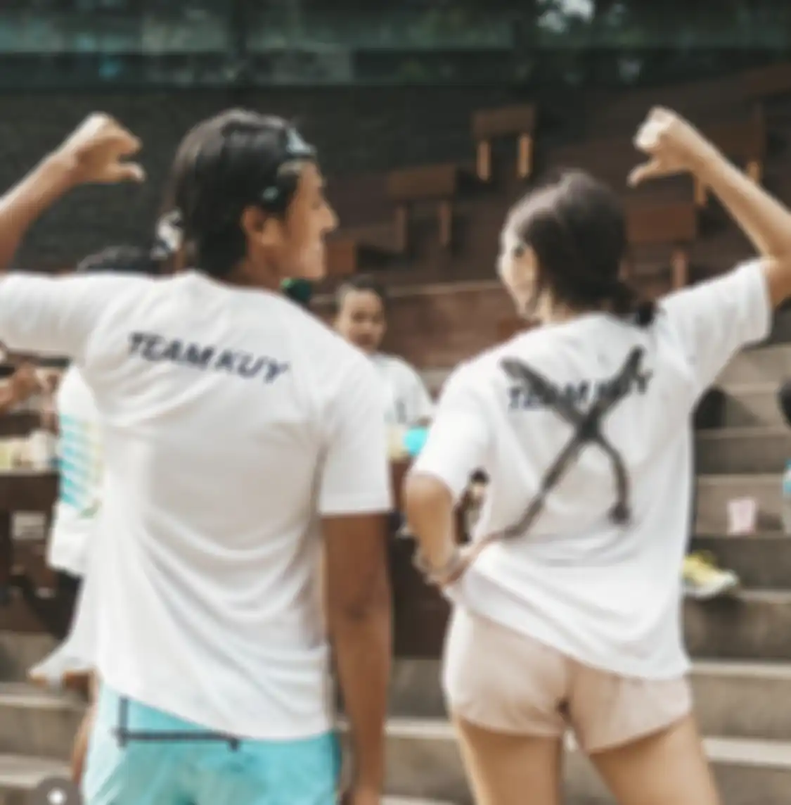 Inilah 5 foto Gisel lari di Sudirman bareng bos Gading Marten, Sean Gelael. Bajunya jadi pertanyaan. Ternyata begini jawabannya.