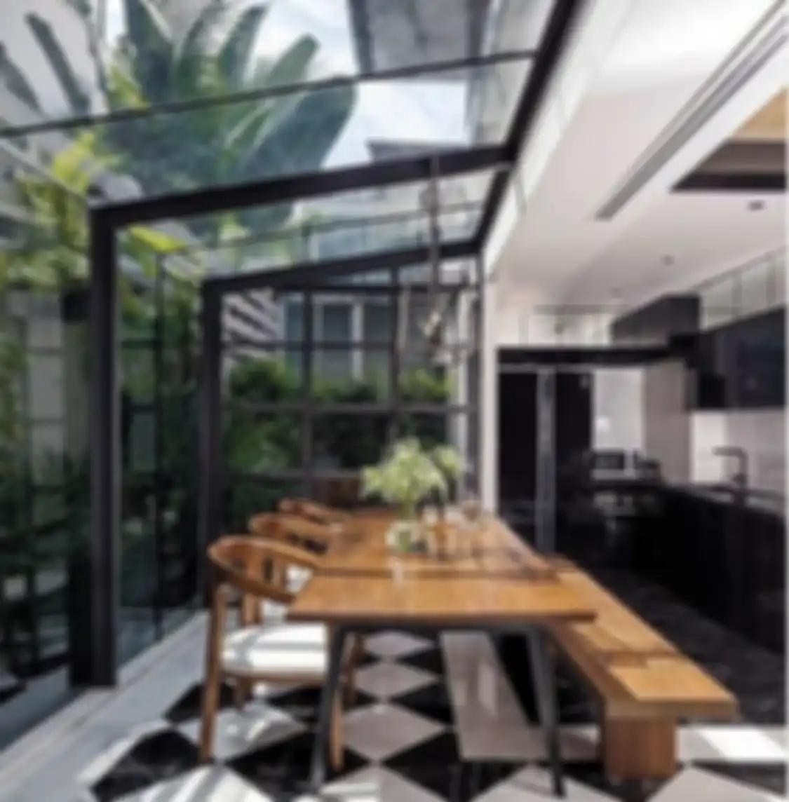 Buat pemilik rumah minimalis, jangan cuma foto desain dapur cantik. Ruang makan makin bikin betah dengan trik simpel ini.