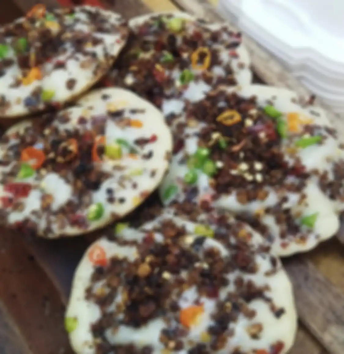 Bila mencari lokasi sarapan enak di Bandung coba datangi 5 tempat wisata kuliner hits. Foto menu surabi bikin tergoda. 