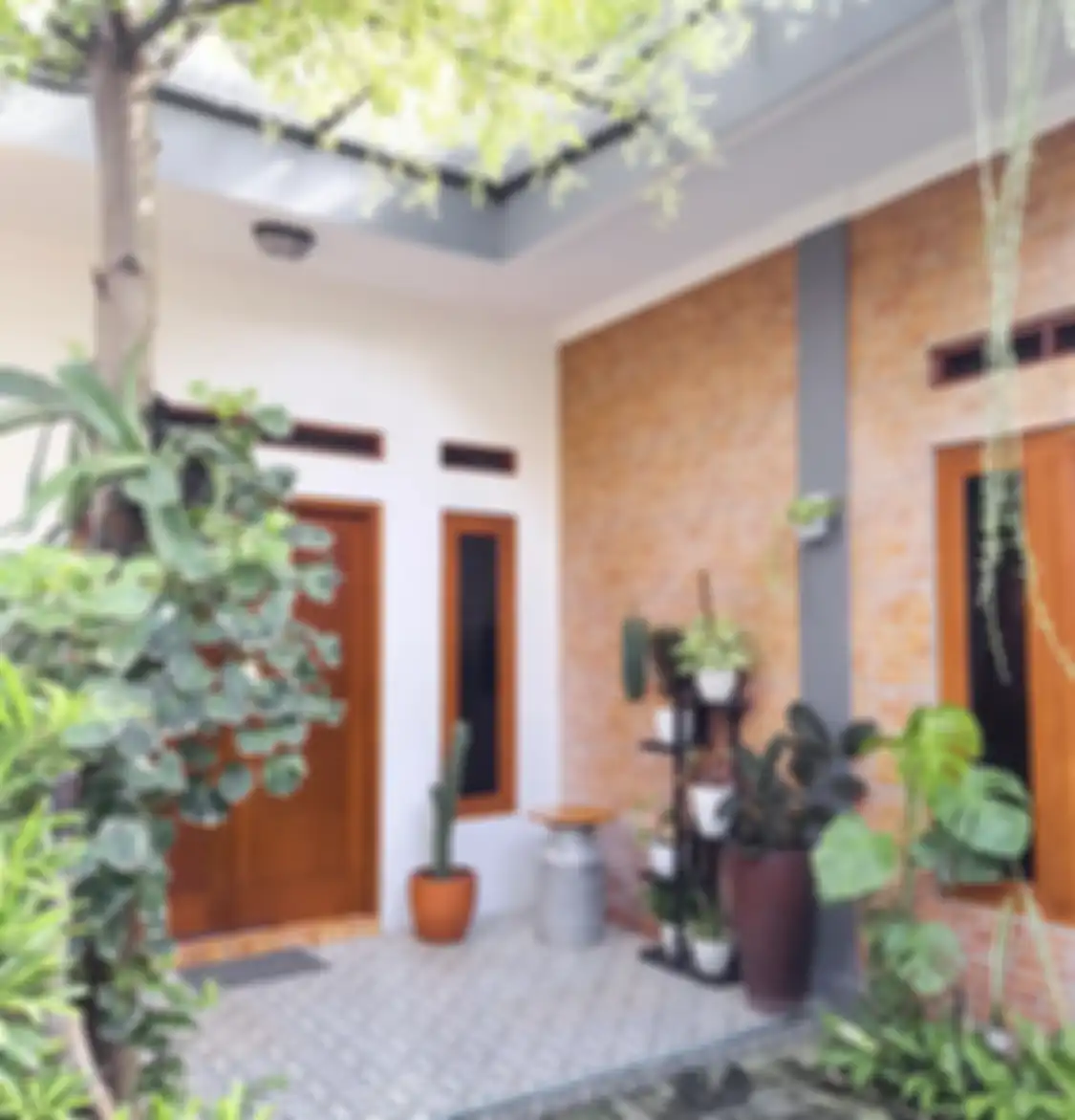 Rumah mungil yang dibangun sendiri nggak sampai menguras rekening. Cuma habis modal segini. Foto desain dapur sempitnya disorot.