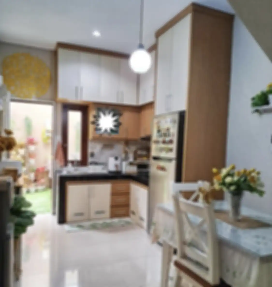 Foto ruang memasak ukuran sempit yang didesain ulang dengan gaya seperti begini. Ini foto hasilnya.