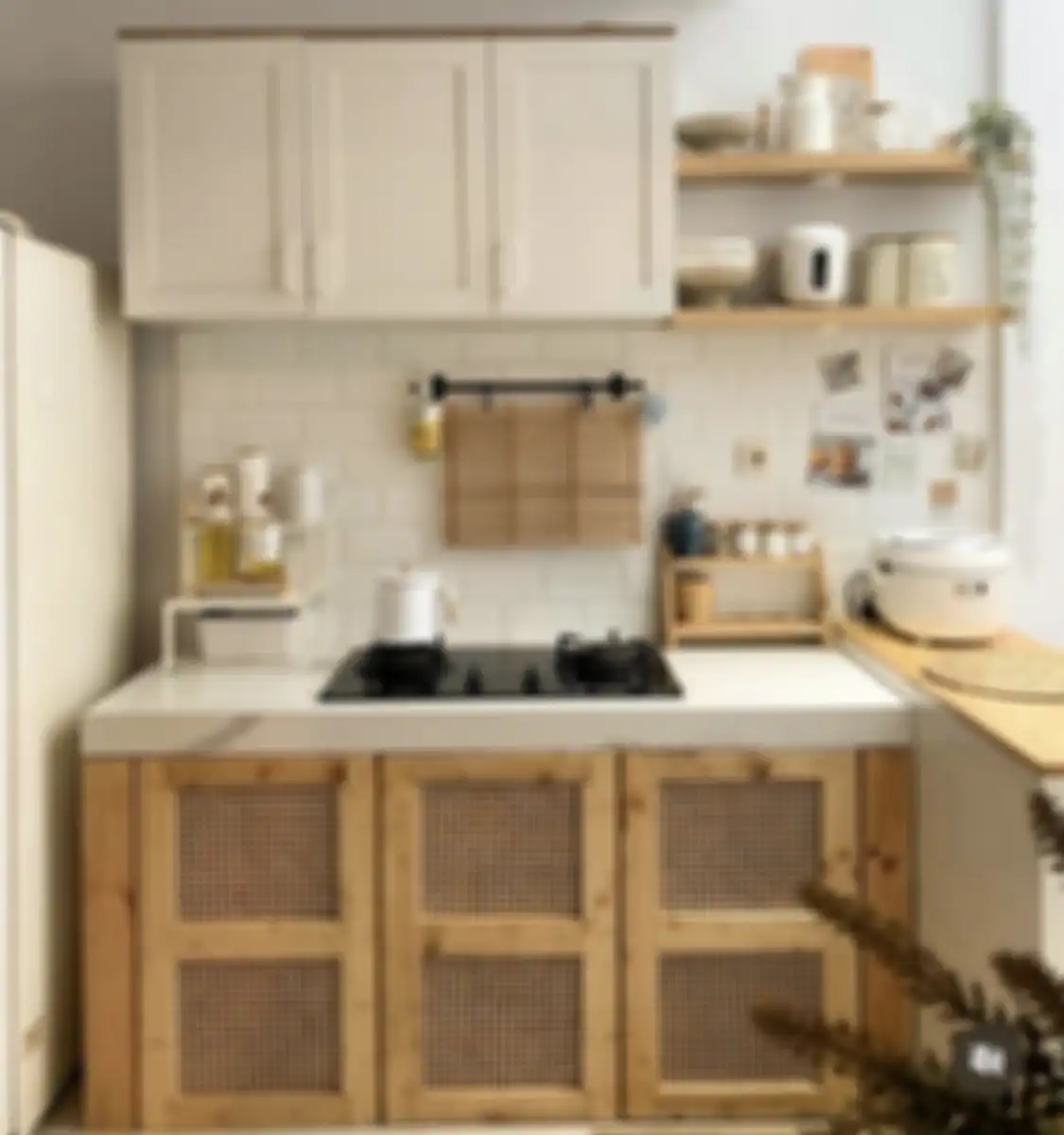 Foto tampilan kabinet dapur ternyata tetap bisa disegarkan kok, sekalipun hanya ada dana terbatas. Ini 3 trik murahnya.