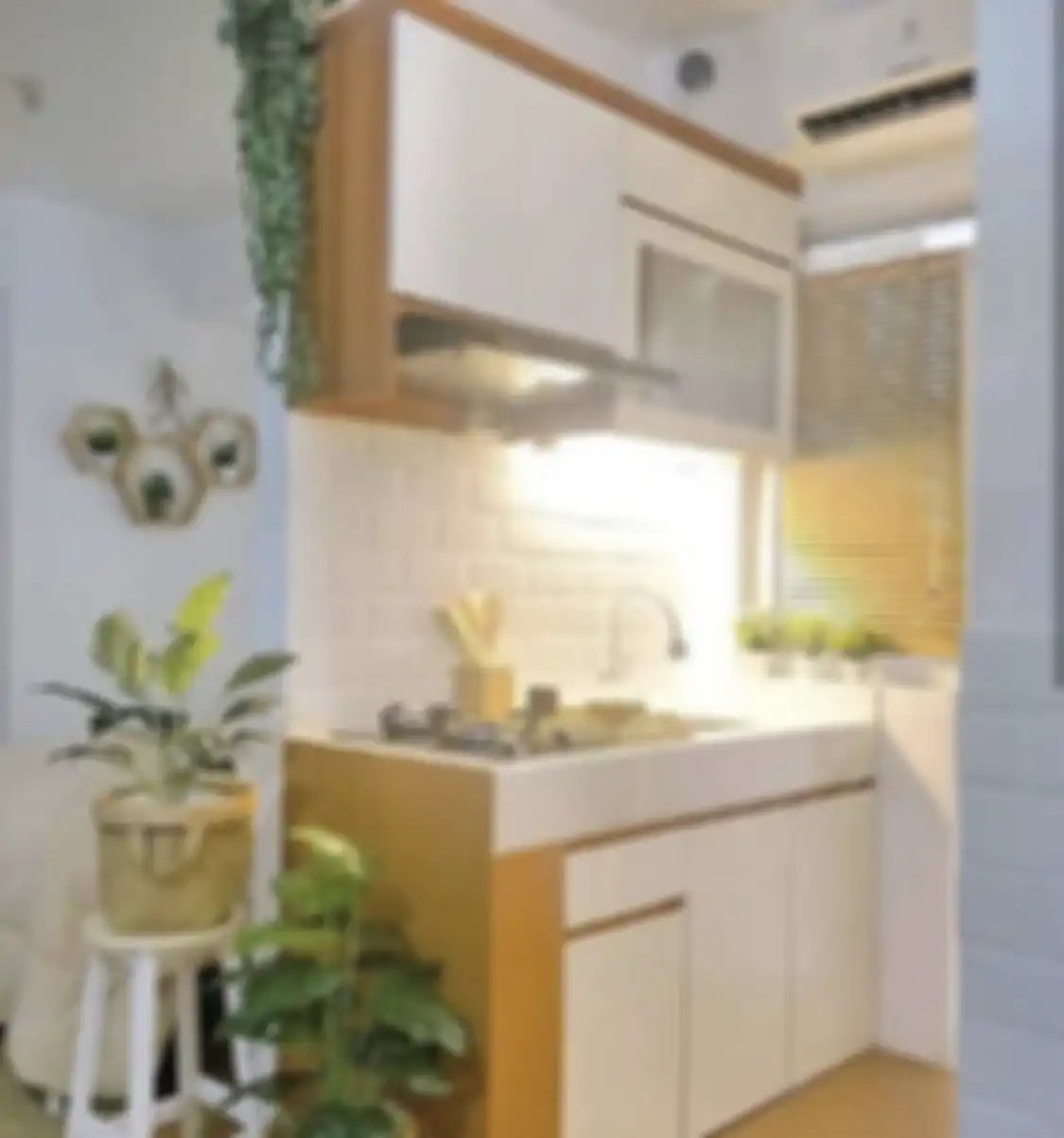 Ini desain dapur sempit nan nyaman yang cocok  buat diaplikasikan di rumah subsidi. 7 foto inspirasinya bikin jatuh hati. 