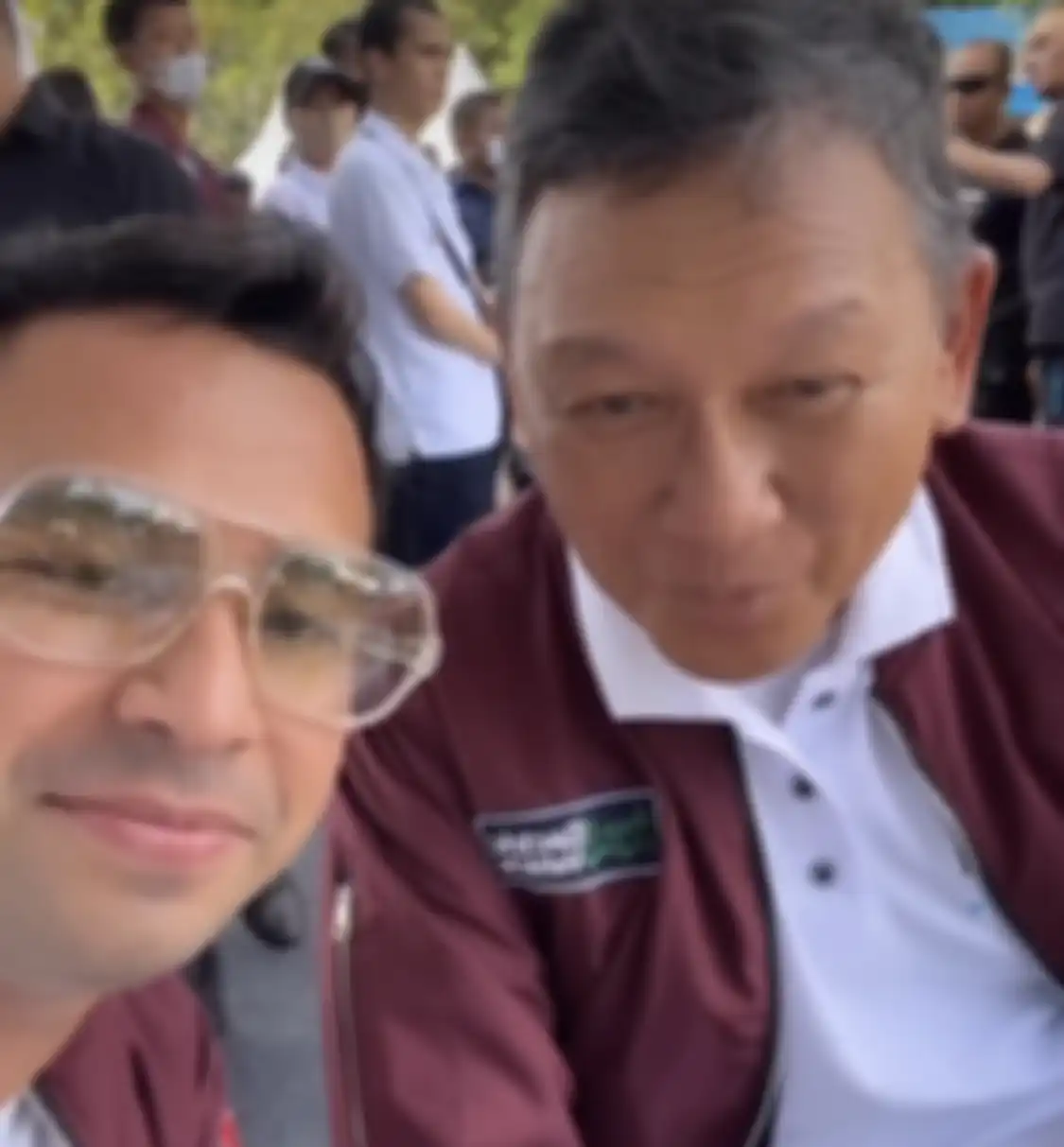 Raffi Ahmad mengungah foto bareng Ketua DPR Puan Maharani. Foto bareng ini bikin suami Nagita Slavina dihujat. 