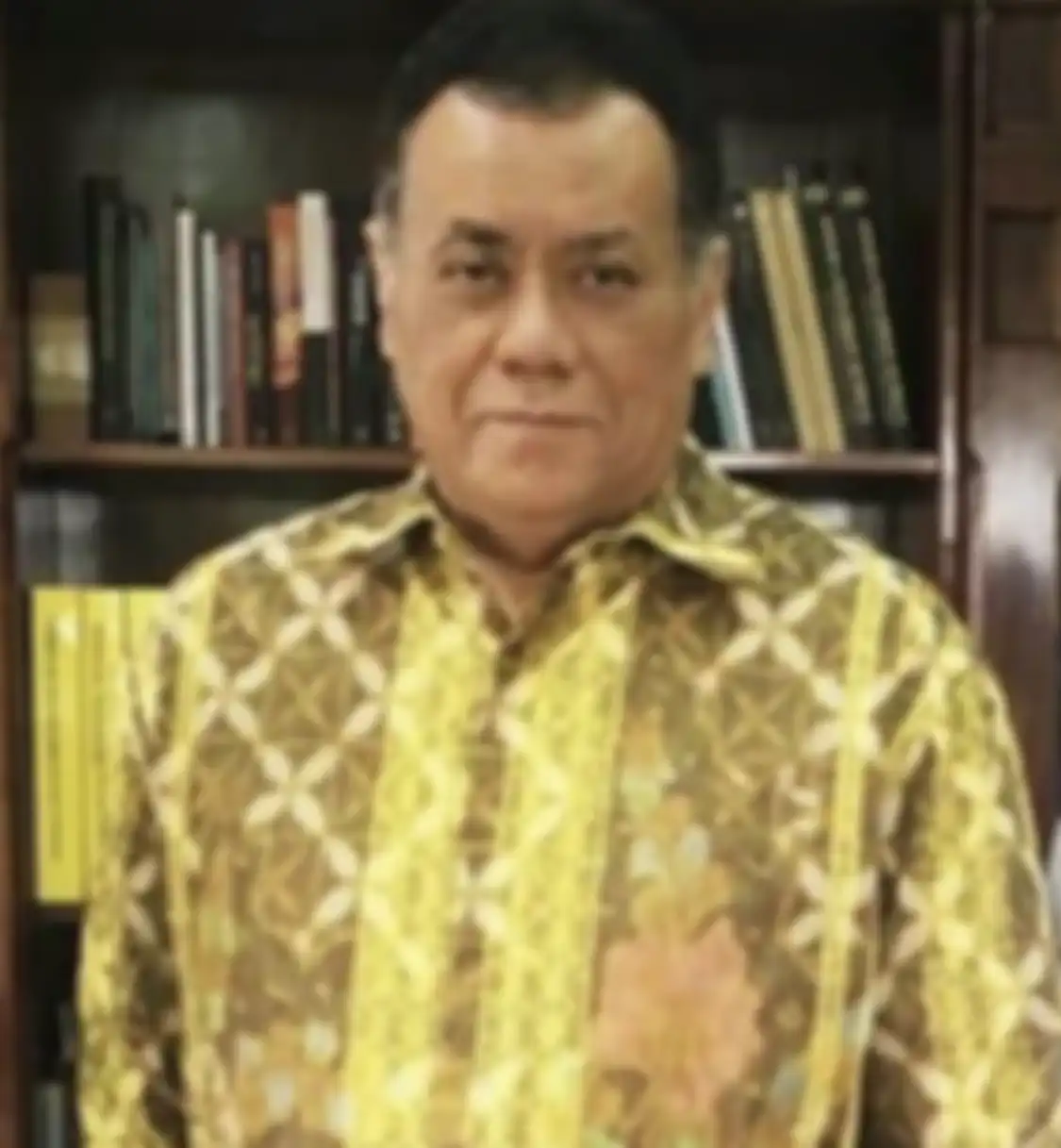 Rektor UI Ari Kuncoro yang hartanya tembus Rp 62 miliar sampai bikin Jokowi turun tangan karena heboh masalah ini. Foto sosoknya disorot.