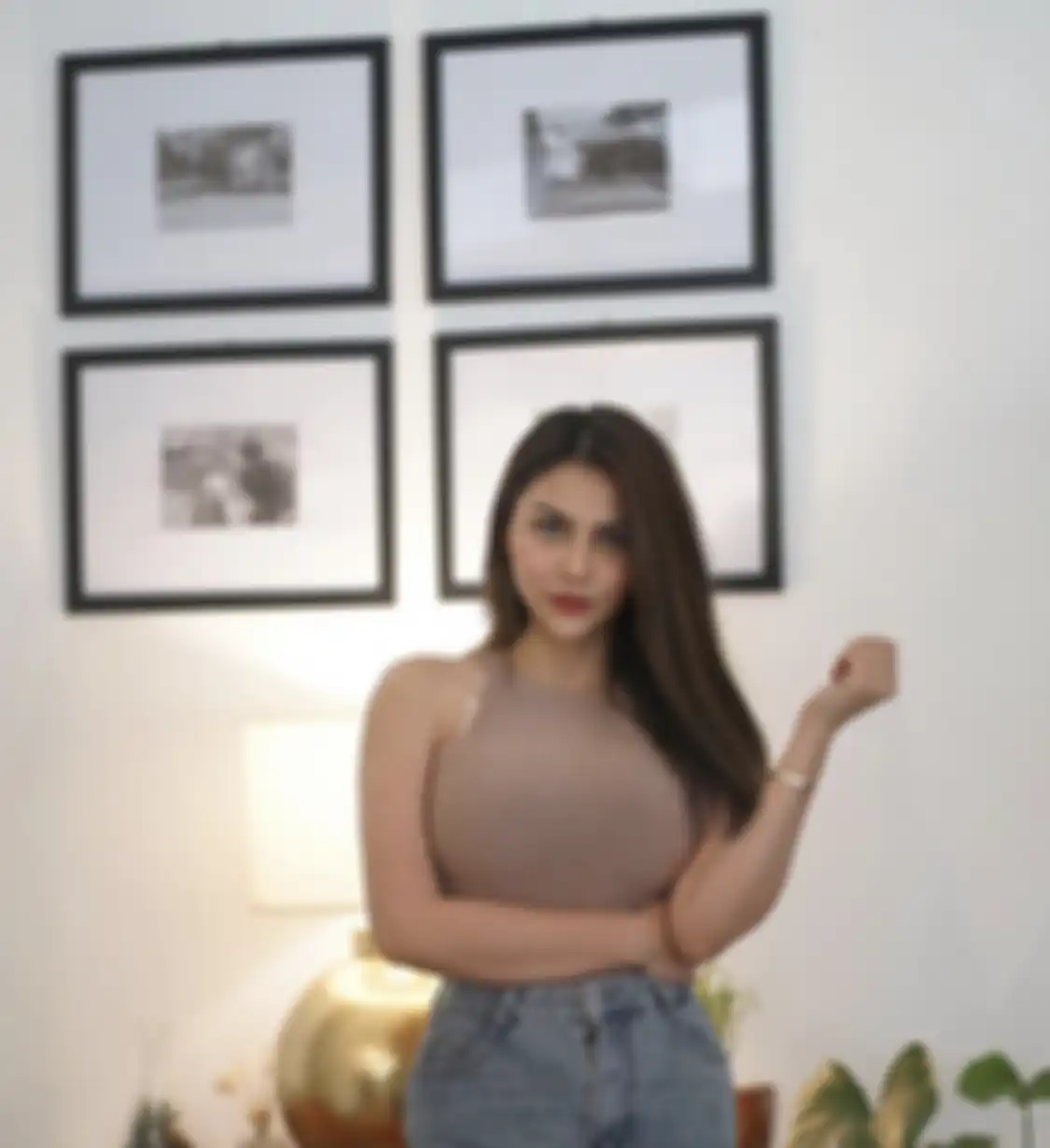 Inilah 6 artis Indonesia yang ternyata masih tinggal di rumah kontrakan. Nomor terakhir malah sampai nangis lihat kondisi suaminya.