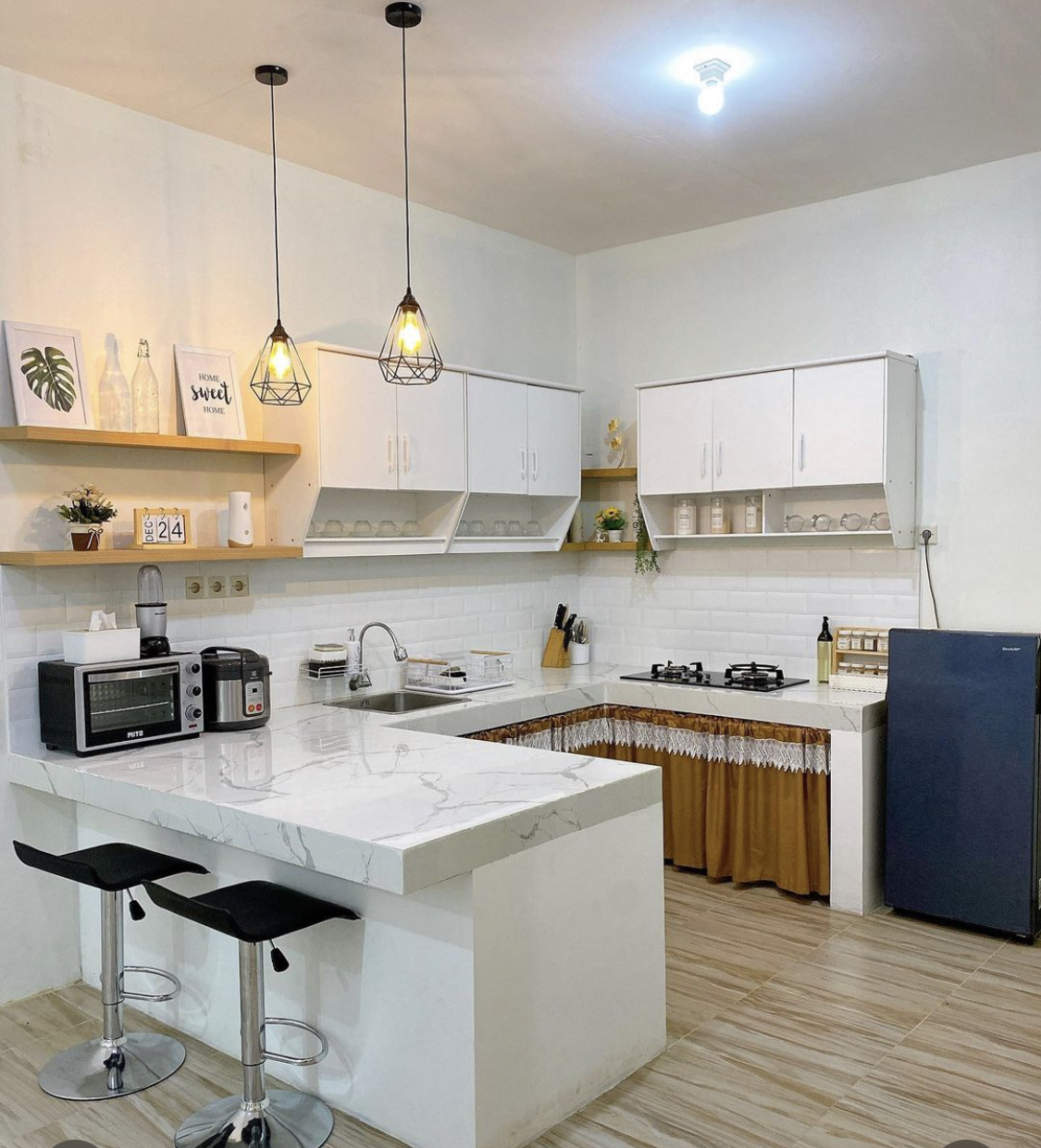 Simak ulasan 5 desain dapur pilihan sejuta umat yang paling banyak ditiru. Foto interiornya bisa jadi inspirasi.
