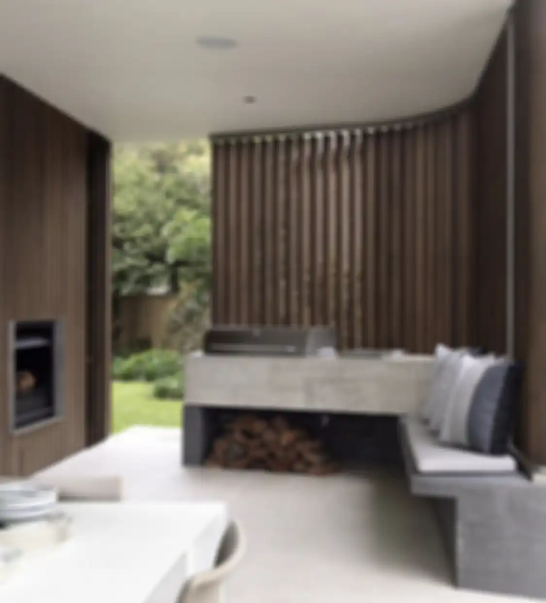 Desain dapur outdoor bikin para tamu ketagihan ikut pesta barbeque. Ini 7 foto inspirasinya. Taman sempit pun jadi.