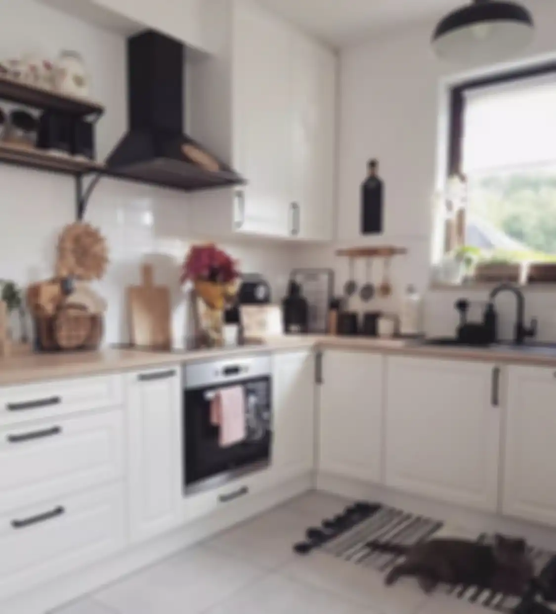 Mengganti kabinet dapur, cara dekorasi untuk membuat foto interior area masak terlihat semakin mewah.