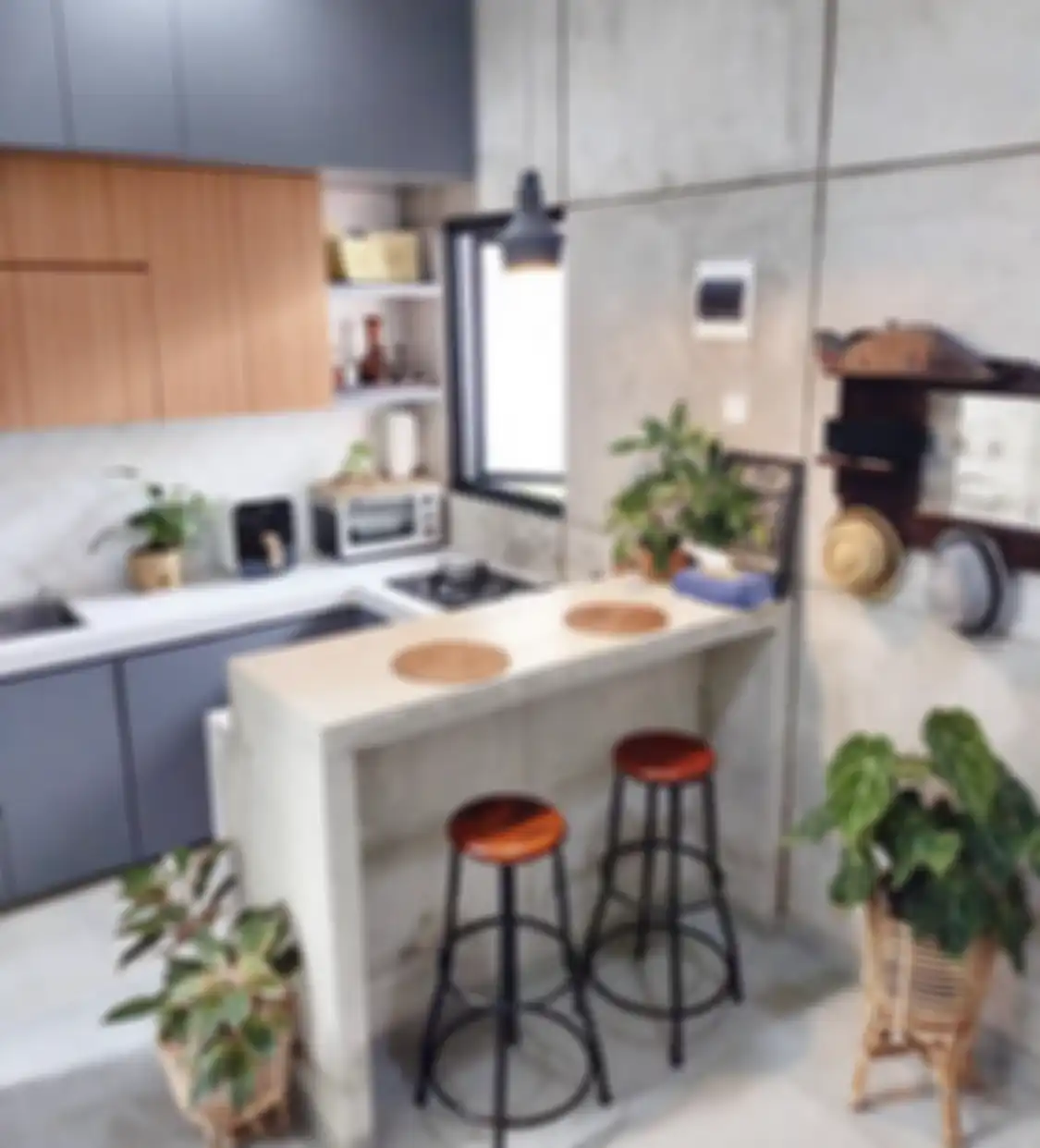 Desain dan ukuran kabinet akan mempengaruhi tampilan area memasak yang lebih lapang.