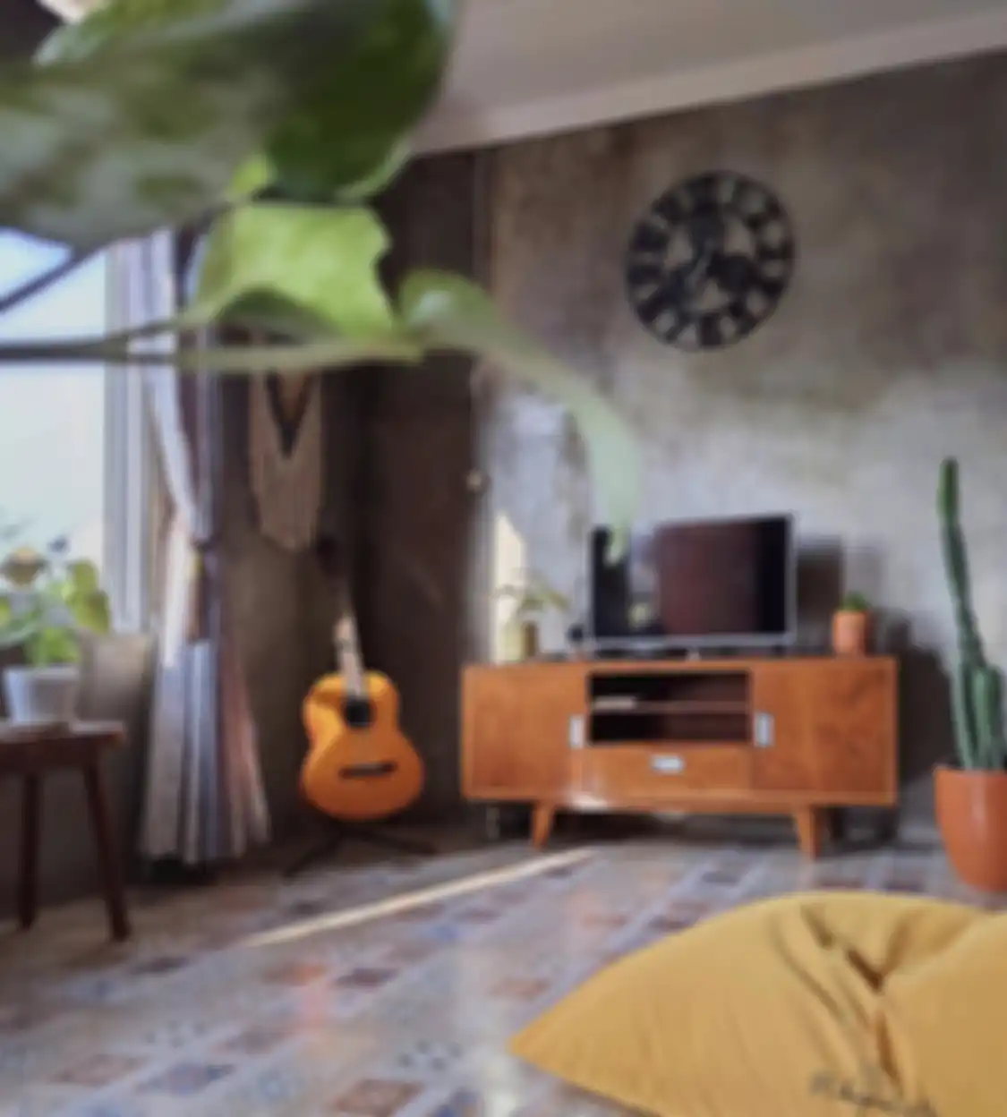 Rumah mungil yang dibangun sendiri nggak sampai menguras rekening. Cuma habis modal segini. Foto desain dapur sempitnya disorot.