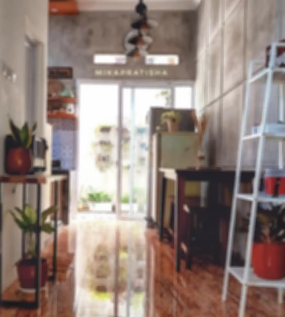 Rumah mungil yang dibangun sendiri nggak sampai menguras rekening. Cuma habis modal segini. Foto desain dapur sempitnya disorot.