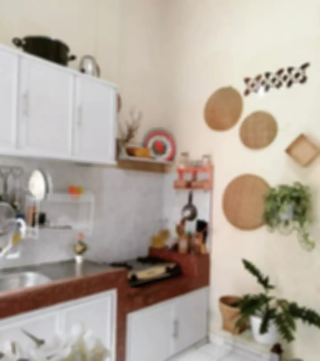 Tampilan foto dapur mungil yang terlihat kotor ternyata karena 3 hal sepele ini. Begini cara membersihkannya.